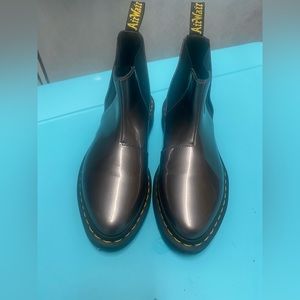 Dr Martens pointed Chelsea boot